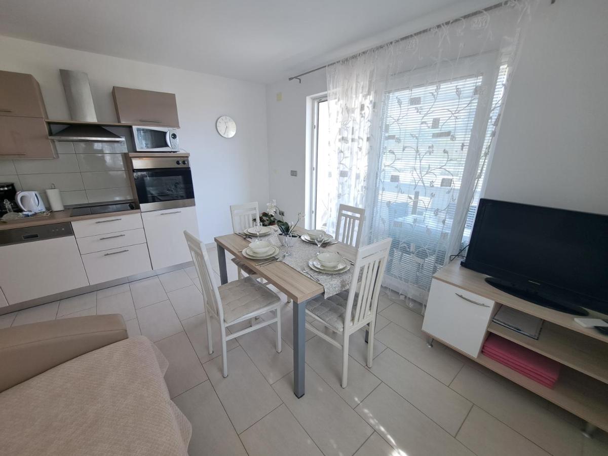 Apartments Fran I Baska  Exterior photo