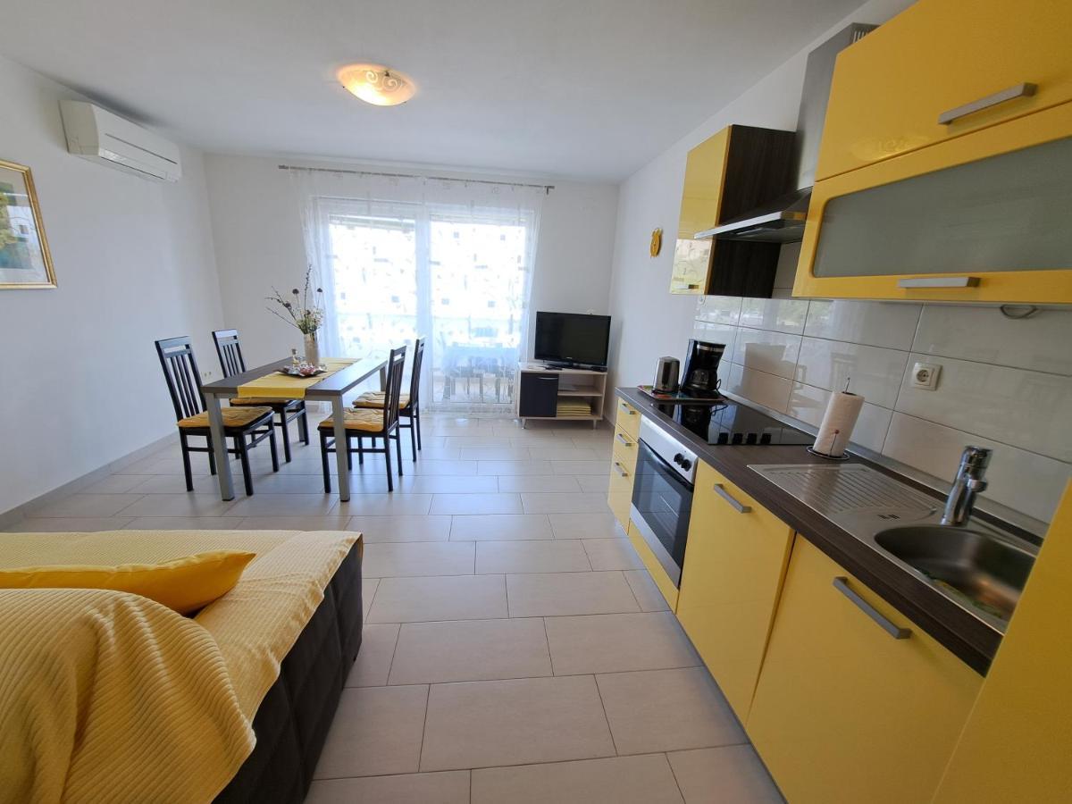Apartments Fran I Baska  Exterior photo